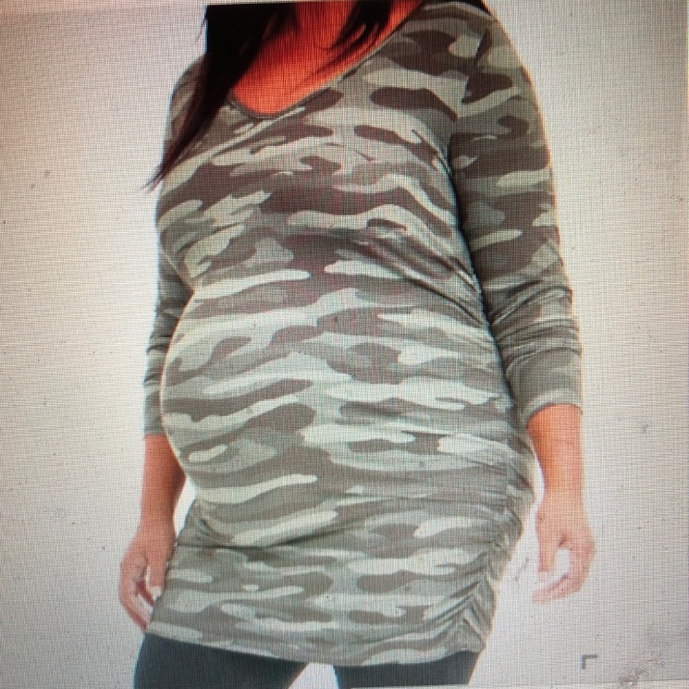 TORRID MATERNITY Camouflage Print tunic top size 1x CUTE!